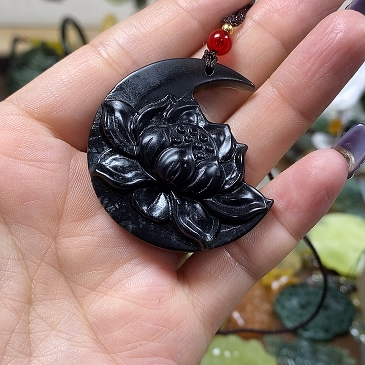 蛇纹石玉吊坠未镶嵌