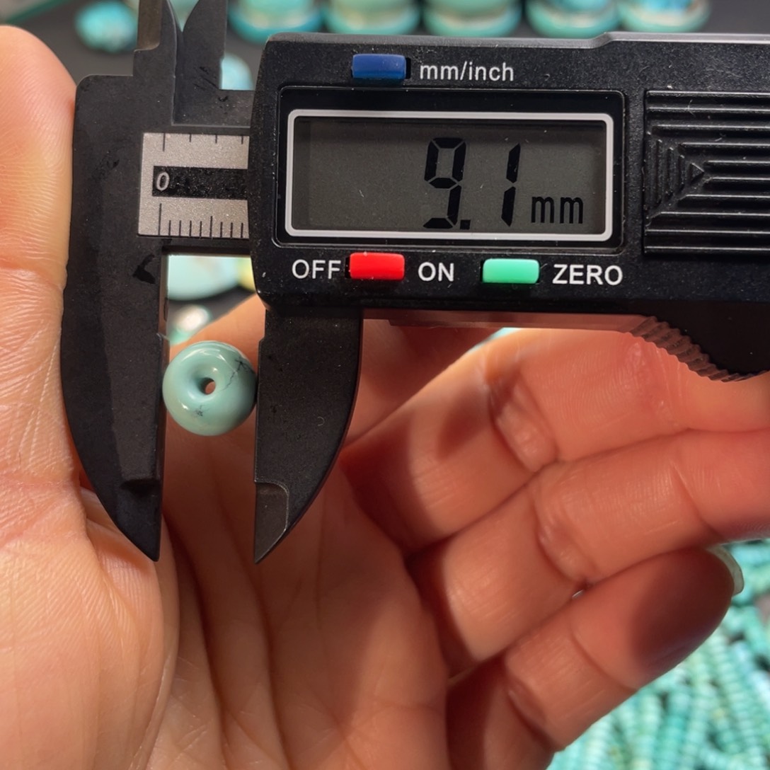 绿松石颈饰未镶嵌