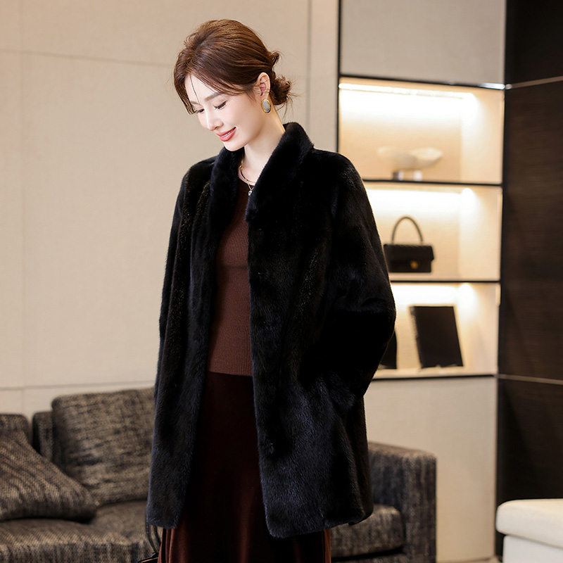 水貂皮草大衣女2025冬季新立领妈妈款天鹅绒皮毛一体整貂裘皮外套