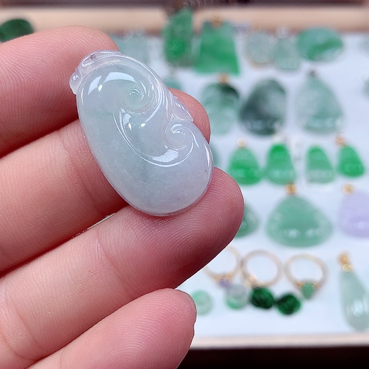 翡翠未镶嵌颈饰吊坠