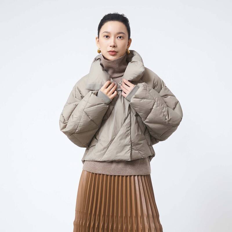 sdeer圣迪奥女装时尚立领菱格茧型宽松羽绒服S24483107