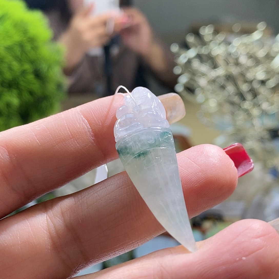 【闪购商品】翡翠颈饰未镶嵌龙牙