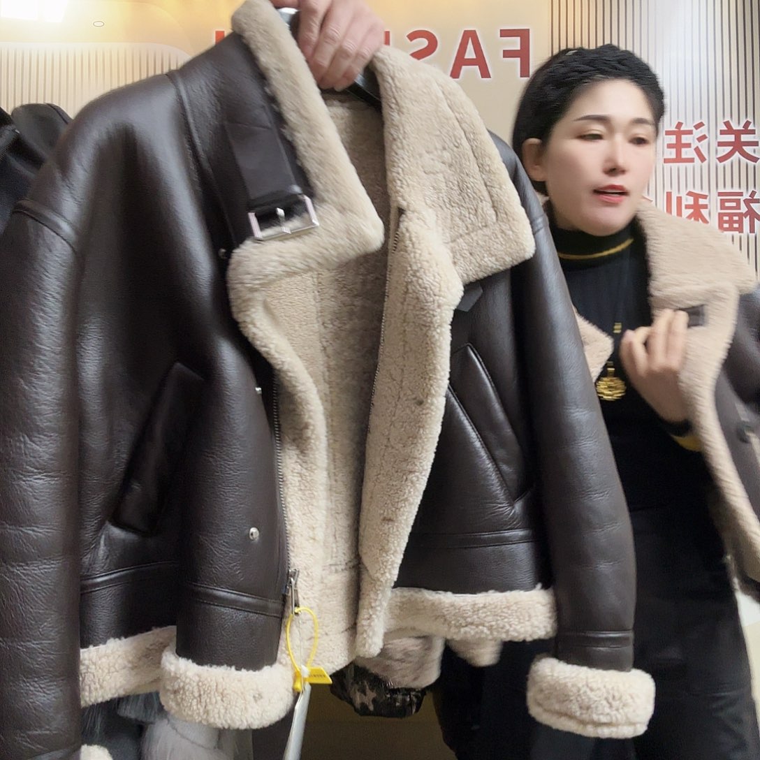 莉莉家时尚女装皮草s