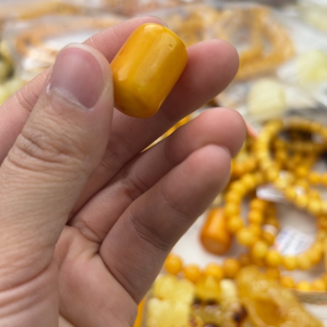 琥珀珠宝奇石未镶嵌