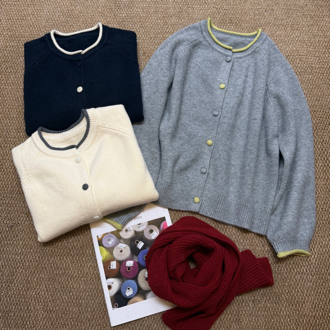 撞色净版开衫搭配舒服