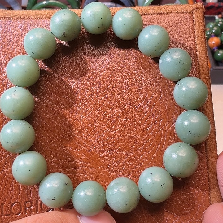 Z****和田玉未镶嵌手串