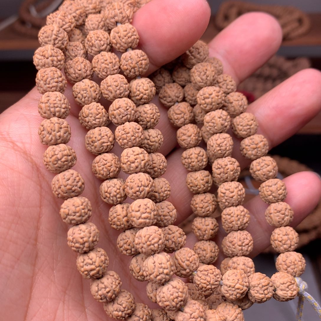 金刚菩提吊坠￴****￴闷敦龙