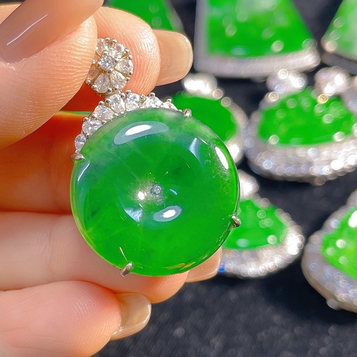 翡翠银S925镶嵌颈饰翡翠