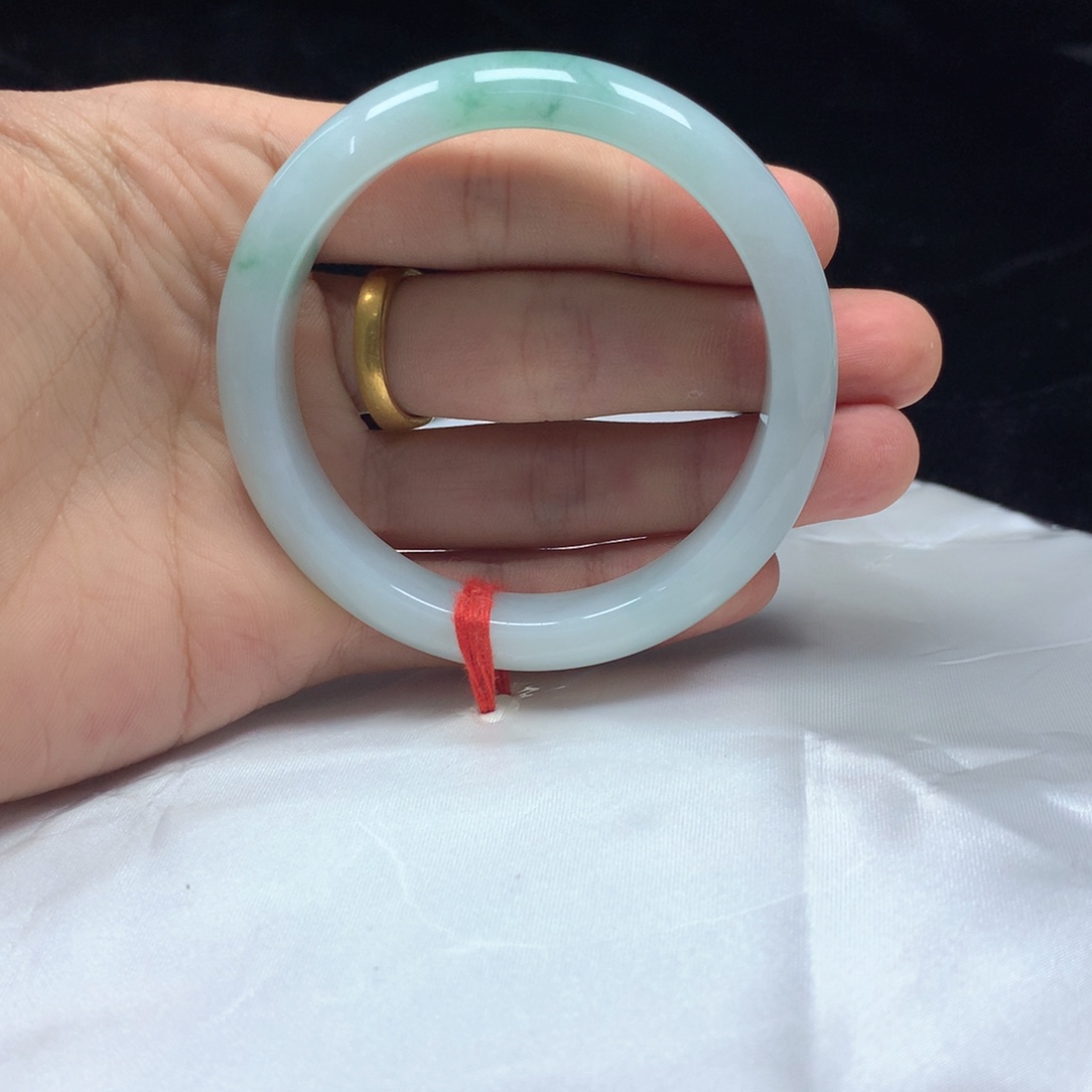 翡翠未镶嵌手镯（圆镯）54.1