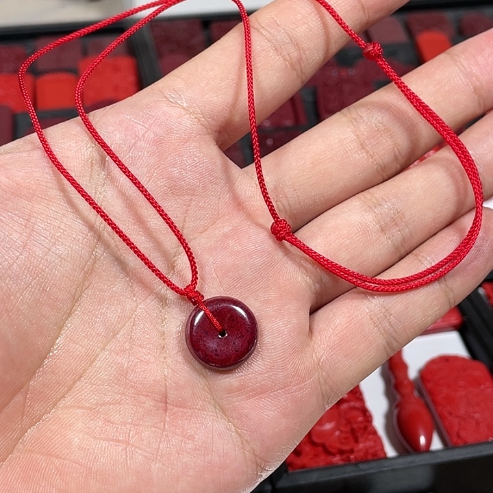 天然辰砂高压天然原石小平安扣宝宝吊坠