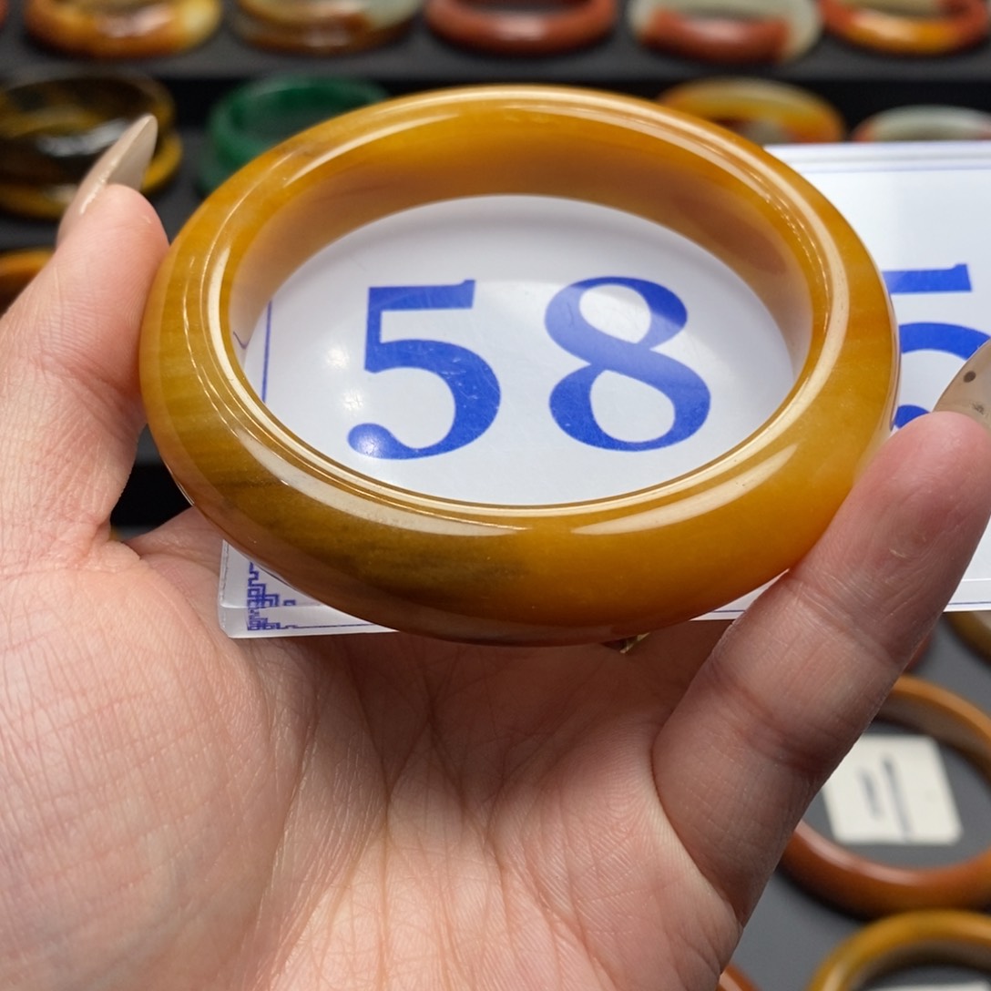 石英质玉（黄龙玉）手镯未镶嵌