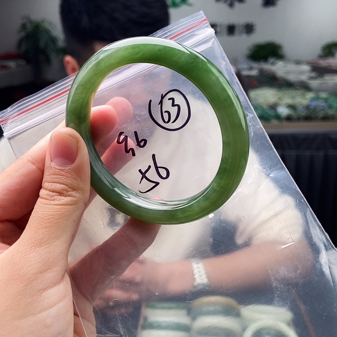 和田玉未镶嵌手镯颜色多样性发拍一发一