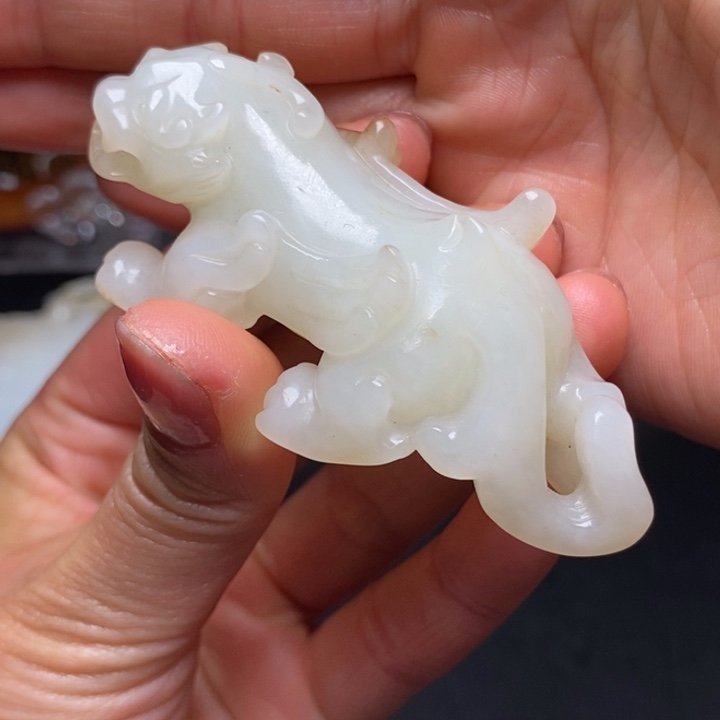 和田玉未镶嵌把件