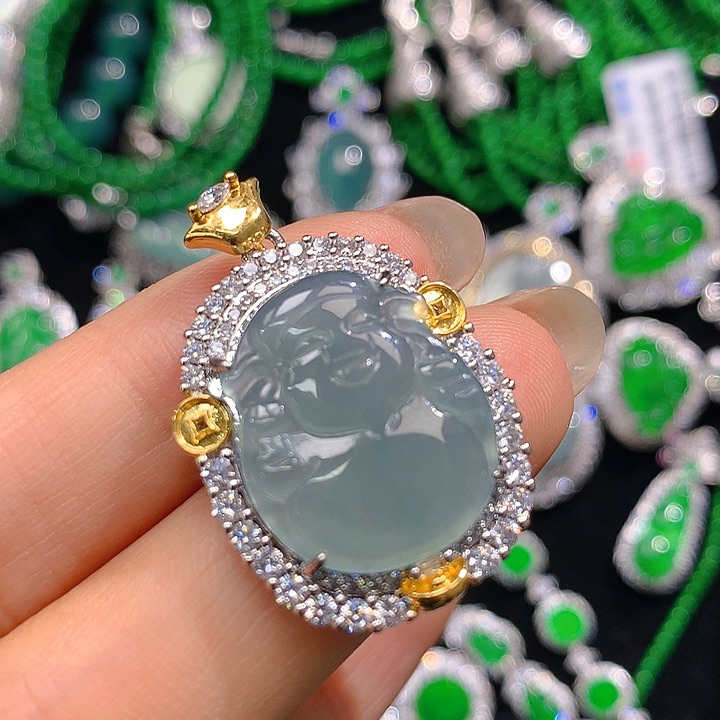 翡翠颈饰未镶嵌翡翠