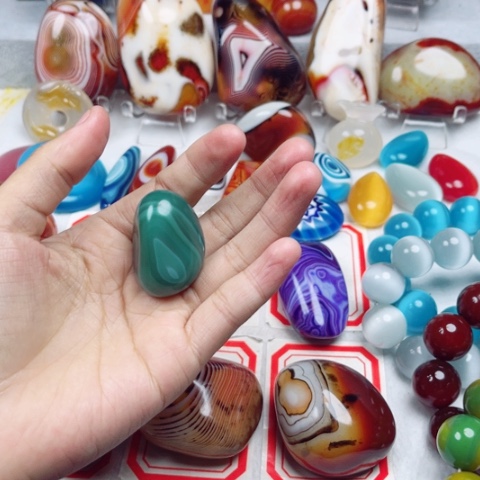 玛瑙/玉髓耳饰未镶嵌