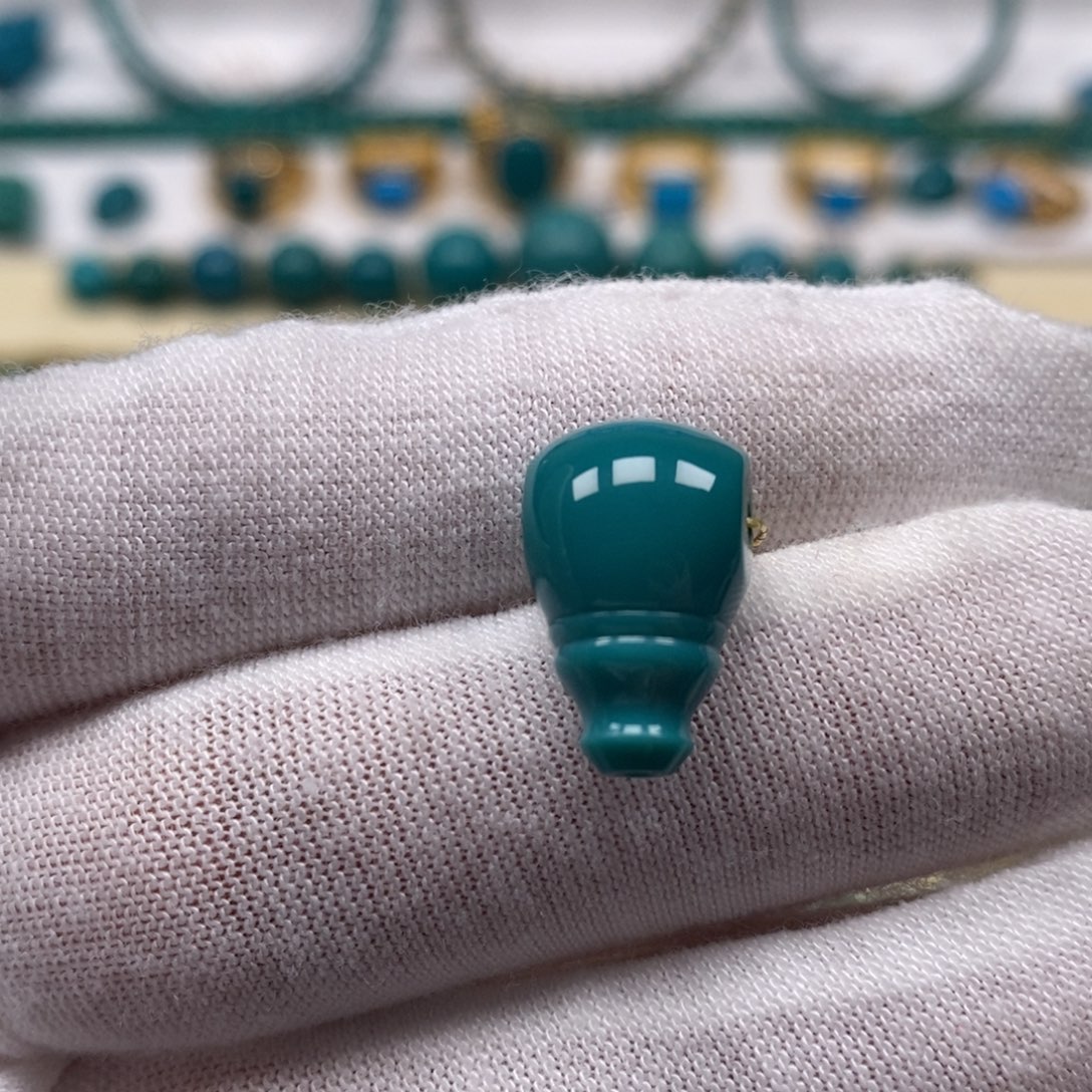 绿松石未镶嵌珠宝奇石三通10mm