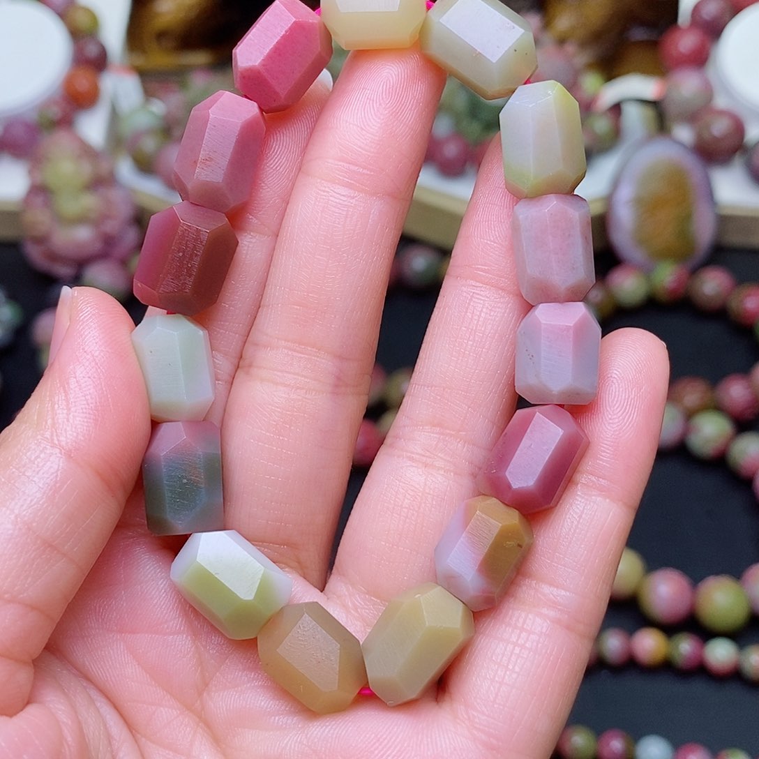 玛瑙/玉髓珠宝奇石未镶嵌盐源玛瑙定制