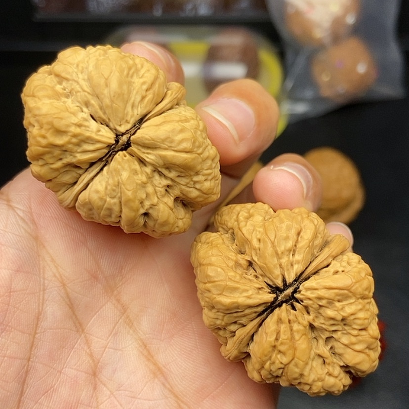 【闪购商品】把件文玩核桃40尺蝴蝶蟾