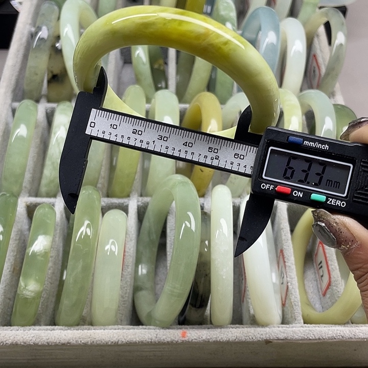 蛇纹石玉未镶嵌手镯97