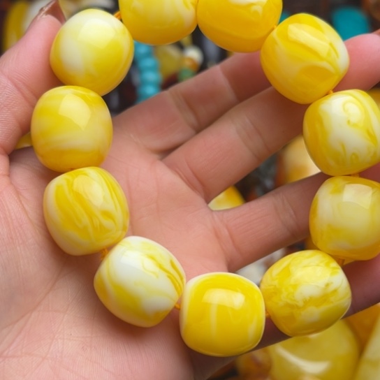 琥珀手串未镶嵌蜜蜡