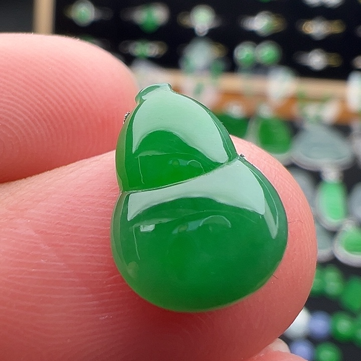 翡翠未镶嵌颈饰葫芦12.7