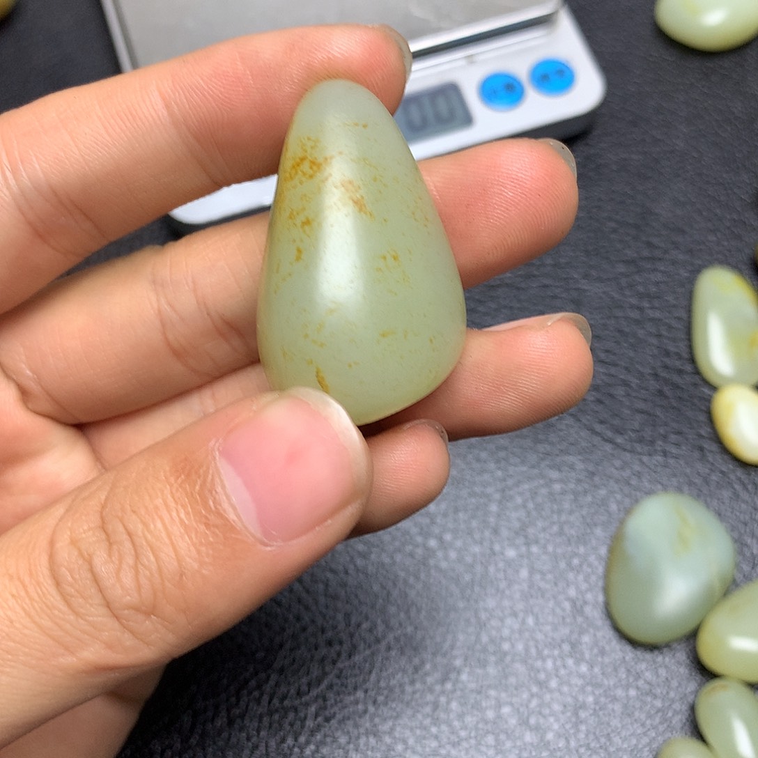 满***号和田玉未镶嵌挂件