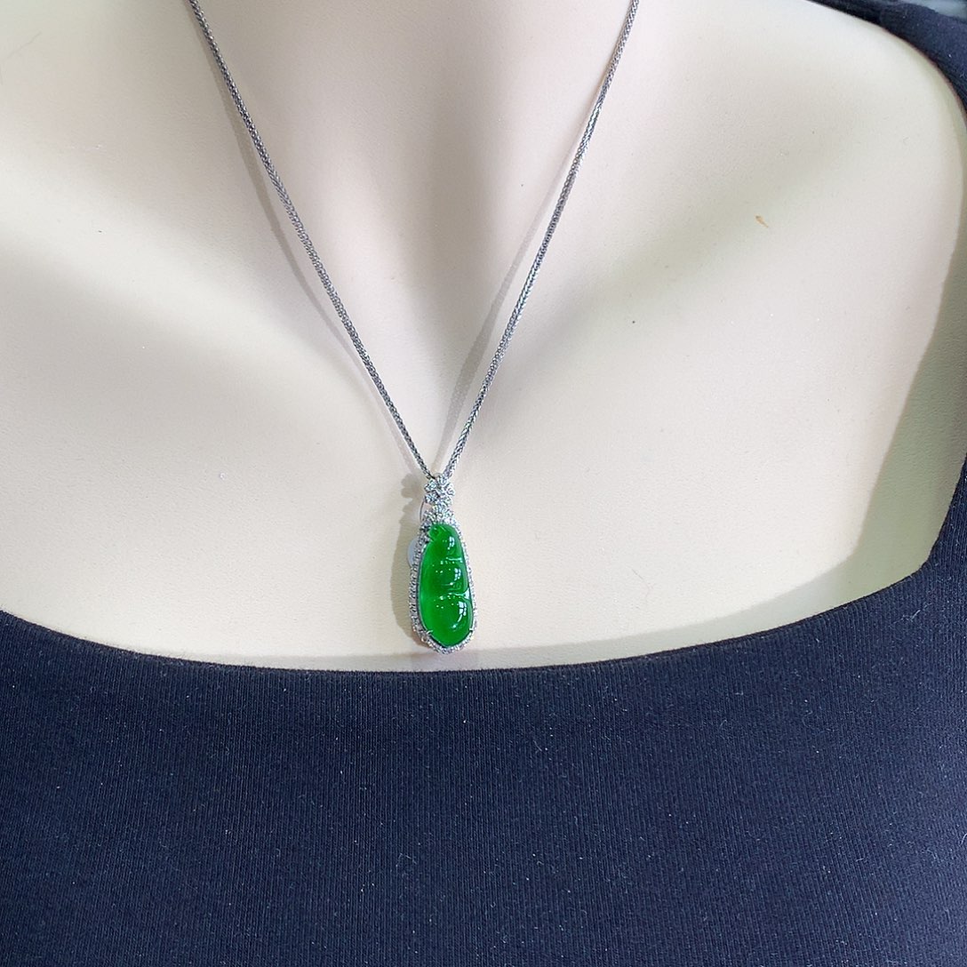 翡翠18K金镶嵌颈饰