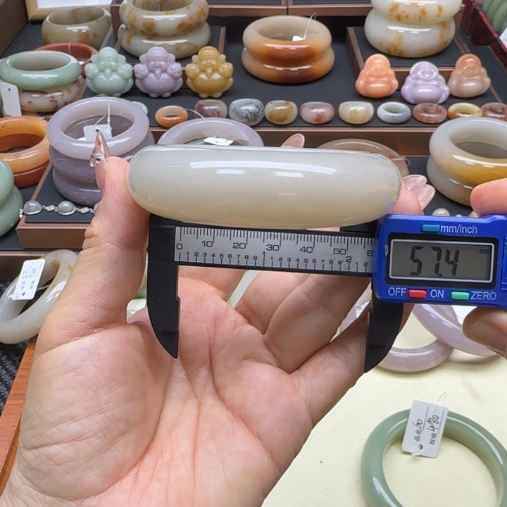 石英岩玉未镶嵌手镯57