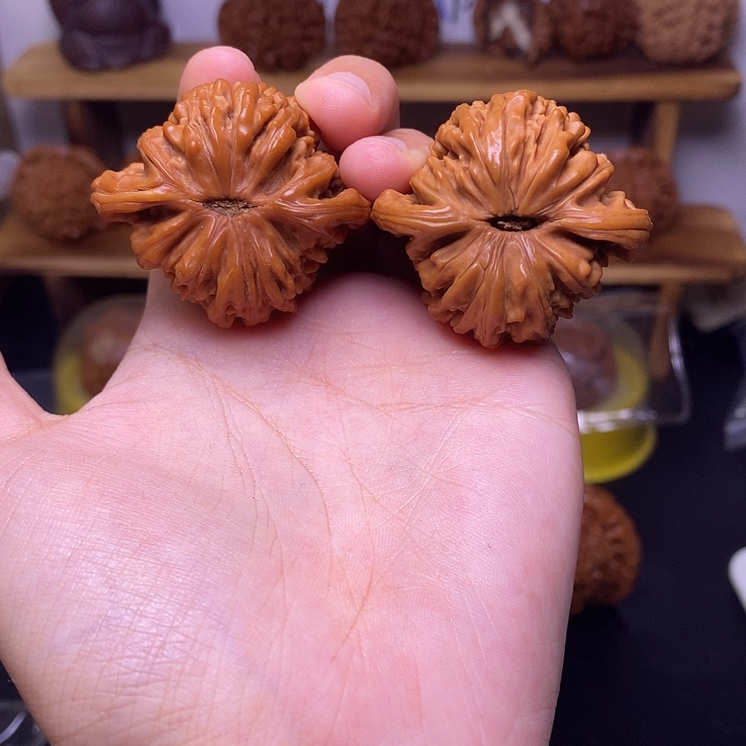 @***由文玩核桃吊坠篓子福利