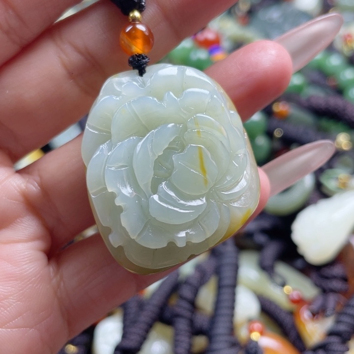 和田玉颈饰未镶嵌