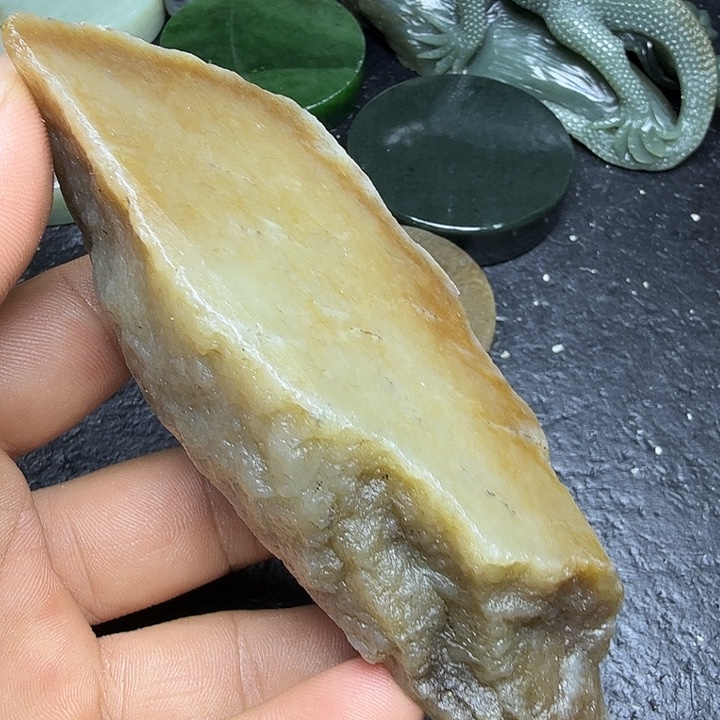 和田玉（糖玉）未镶嵌珠宝奇石