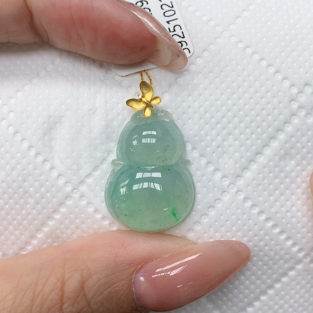 颈饰18K金镶嵌翡翠