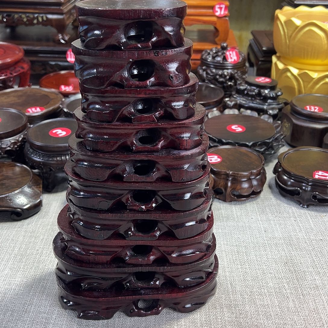 红木底座精雕工艺品