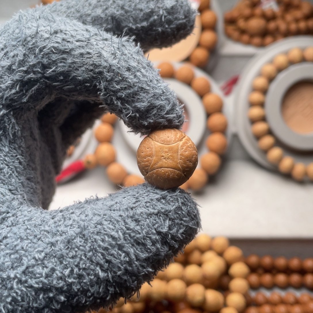 盖***.凤眼菩提手串尼泊尔梅花铁籽麒麟18.5mm