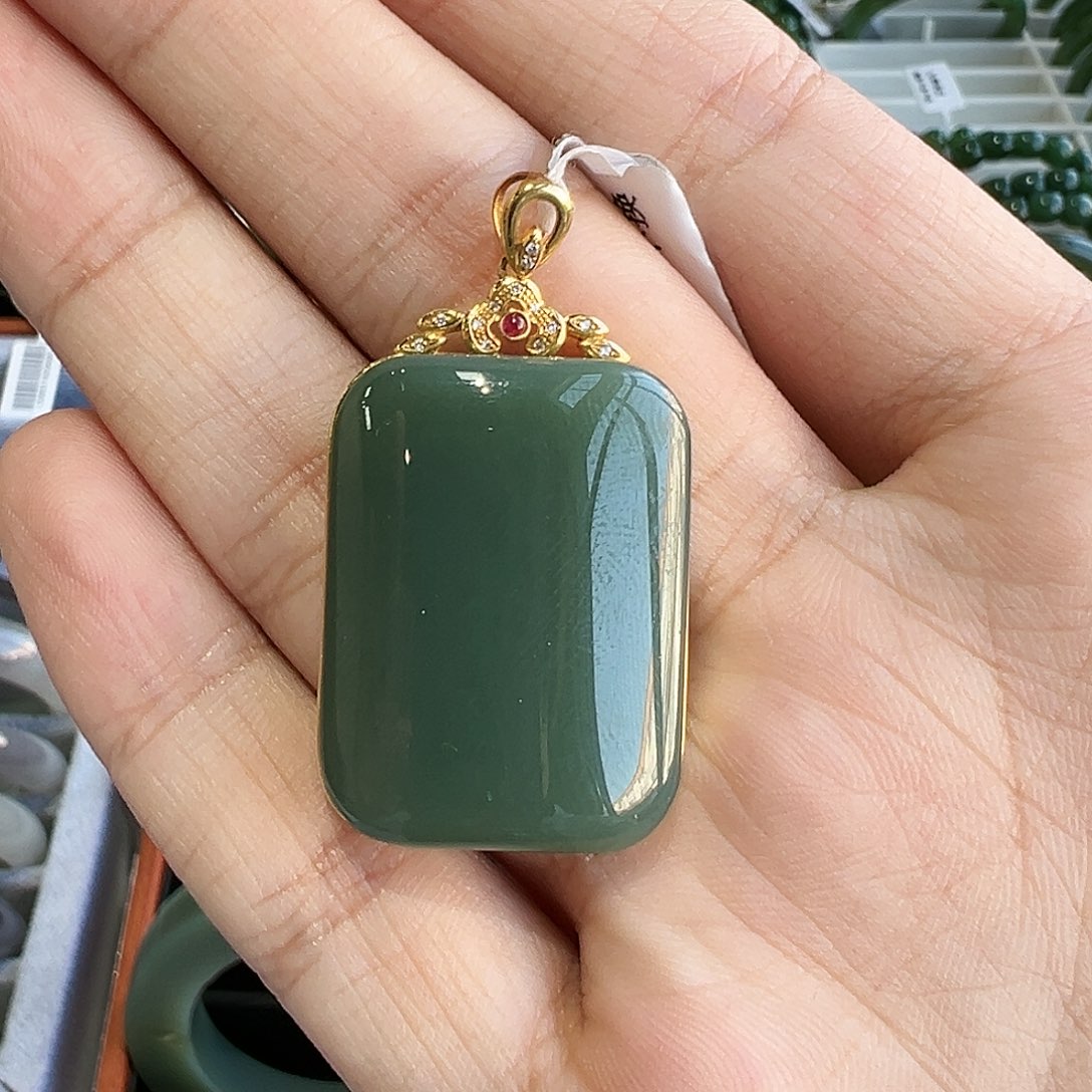 和田玉颈饰18K金镶嵌和田玉碧玉无事牌B0155