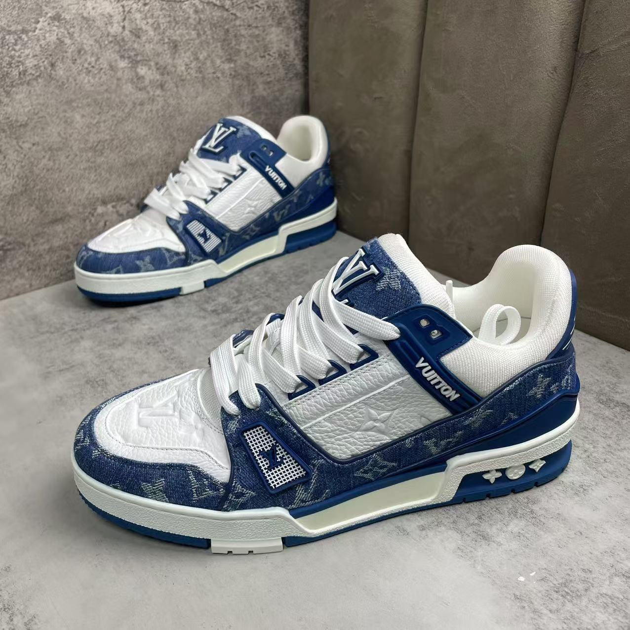 未使用 LouisVuitton/路易威登 白蓝牛仔浮雕老花tr板鞋/40.5码