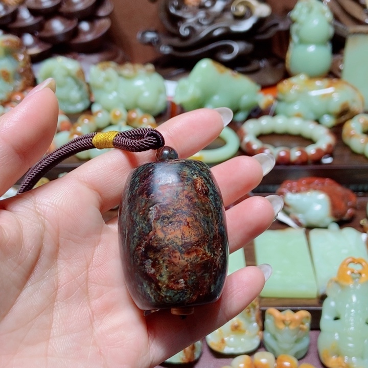 岫岩河磨玉（透闪石质玉）把件未镶嵌