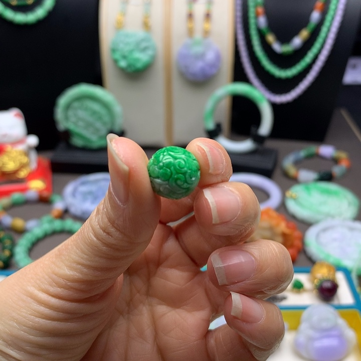 青***R翡翠未镶嵌颈饰翡翠珠