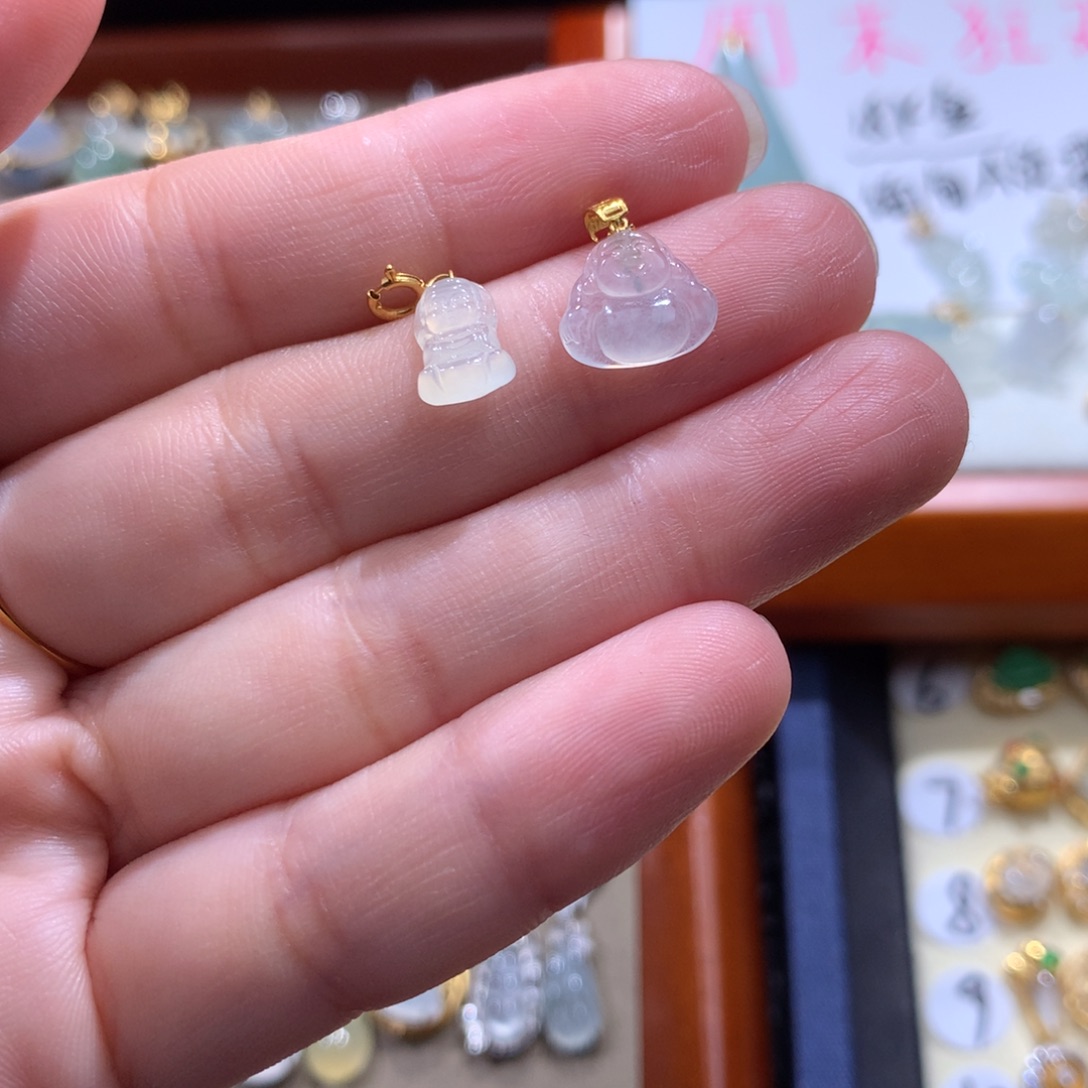 咪***单翡翠18K金镶嵌颈饰翡翠