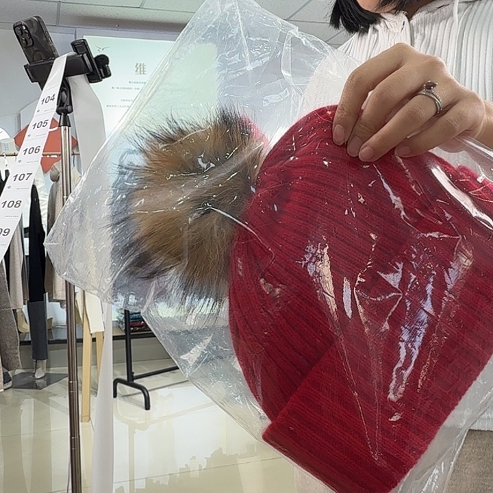 纯羊绒保暖帽红104