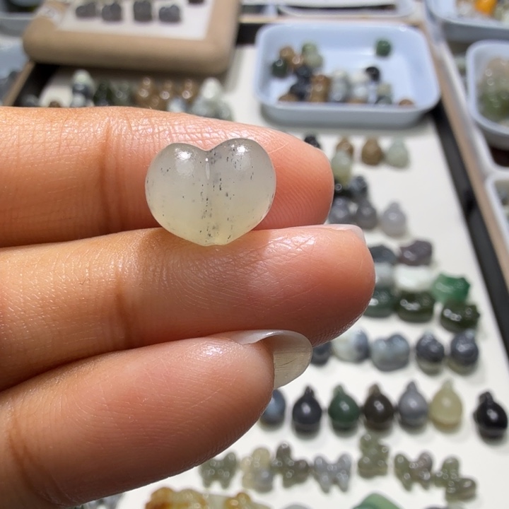 和田玉未镶嵌珠宝奇石