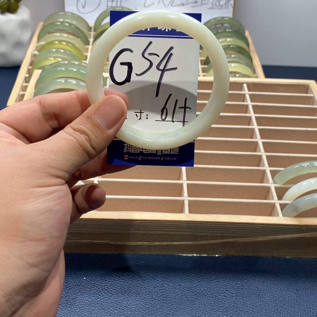 岫玉手镯未镶嵌手镯