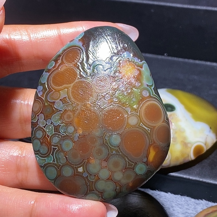 皇***岸玛瑙/玉髓未镶嵌珠宝奇石