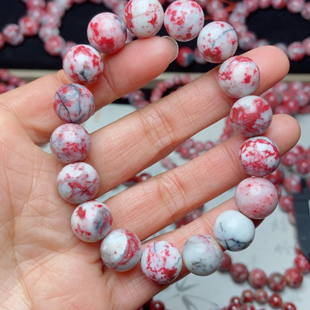 天然辰砂朱砂原石卡11.6