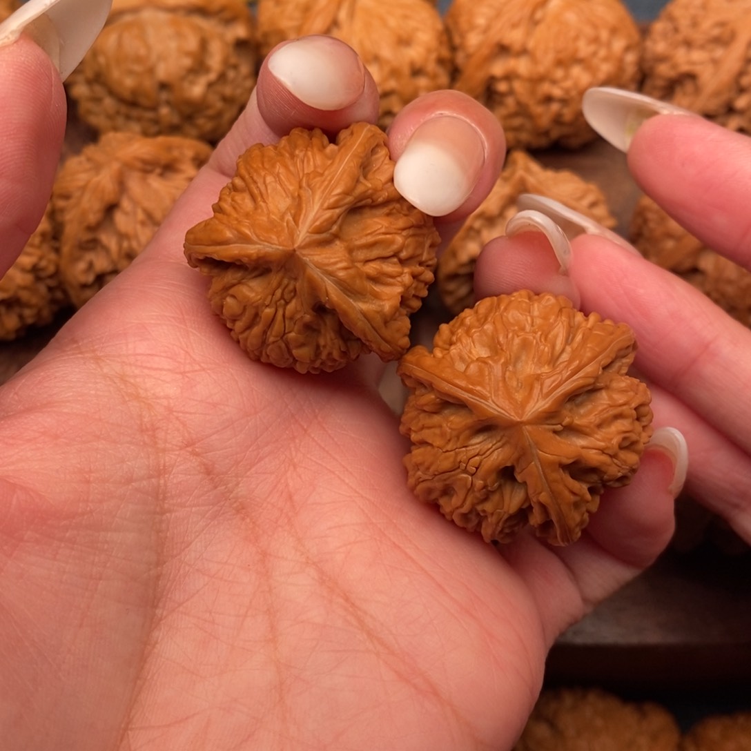 文玩核桃把件乔全品，手捻三棱33