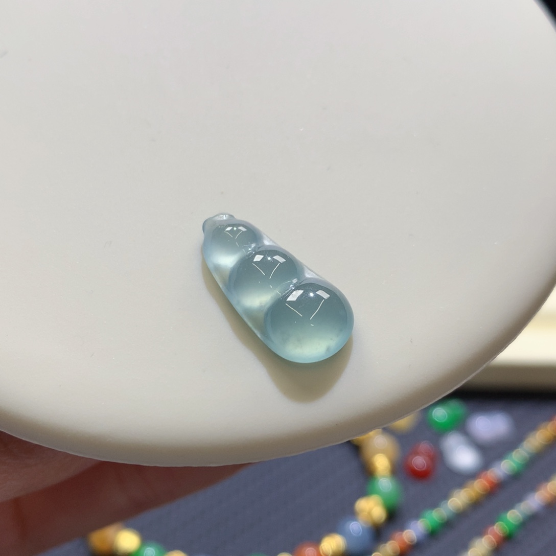 定制翡翠未镶嵌 毛货抛光定制 蓝水福豆豆