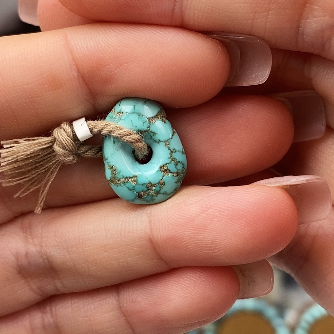 绿松石未镶嵌原矿