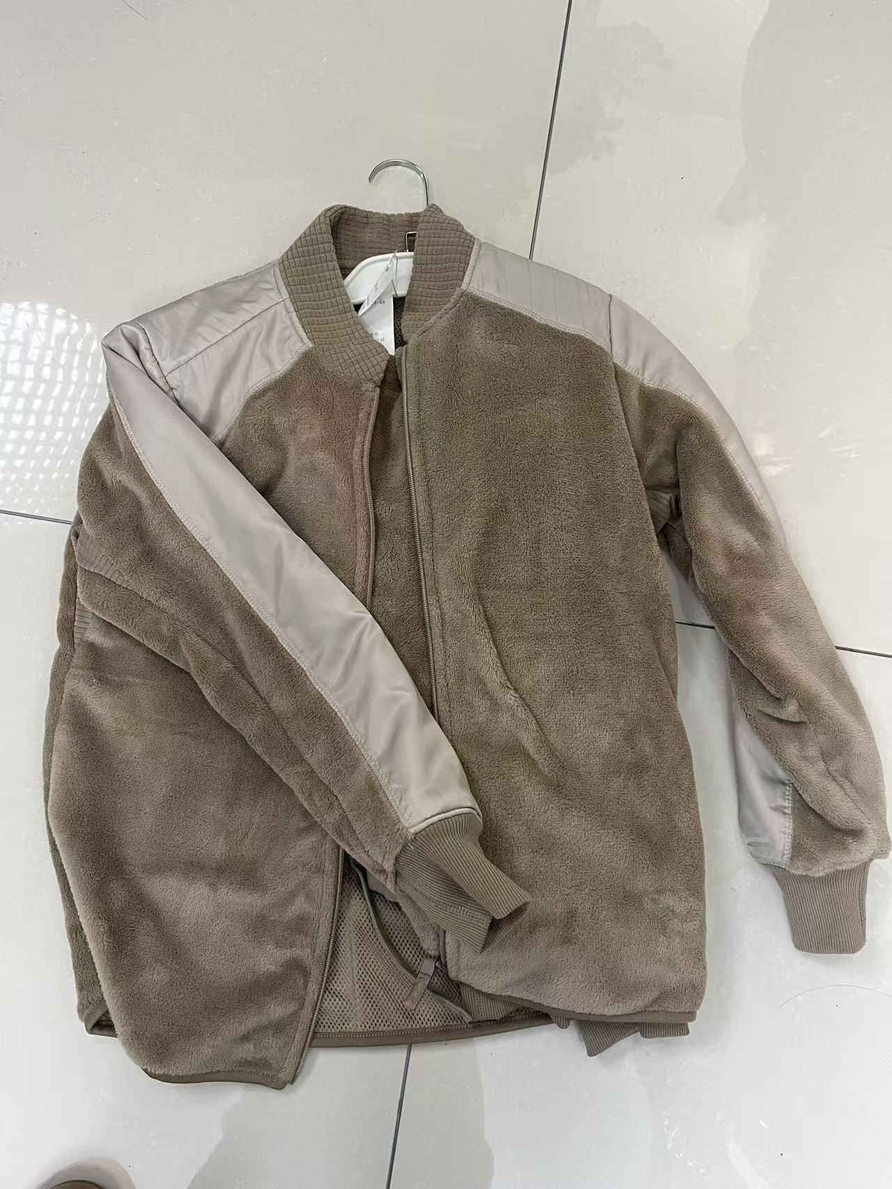 黄色绒衣绒裤男士百搭