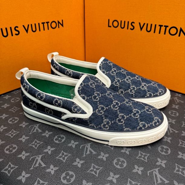 未使用 GUCCI/古驰 41.5码/1977牛仔老花满印休闲板鞋，仅试穿！