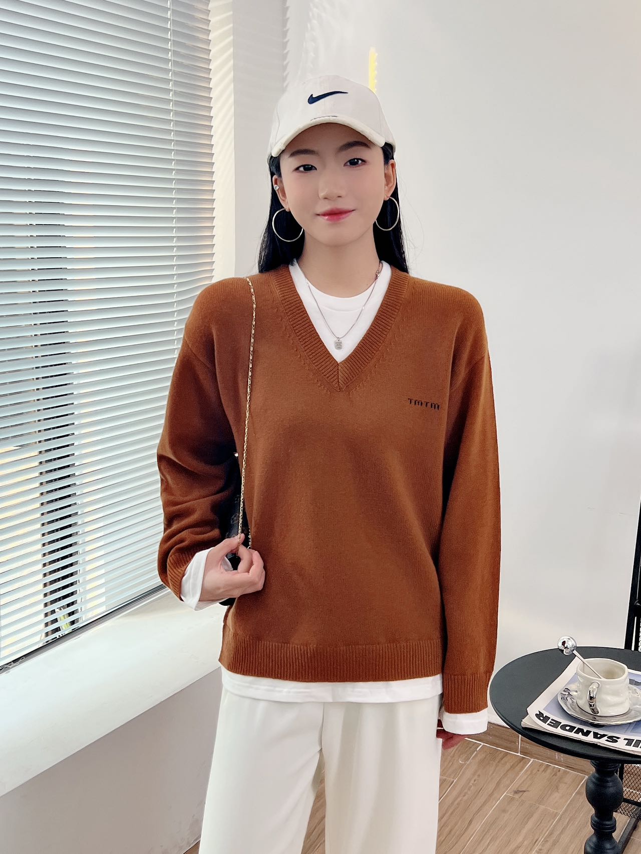 宽松型刺绣假两件衫网红字母上衣常规女女士圆领时尚休闲百搭打底